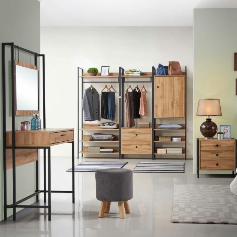 LR-Sarn-Oak-Roomshot-1920